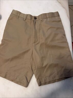 Roundtree & Yorke Khaki Flat Front Shorts